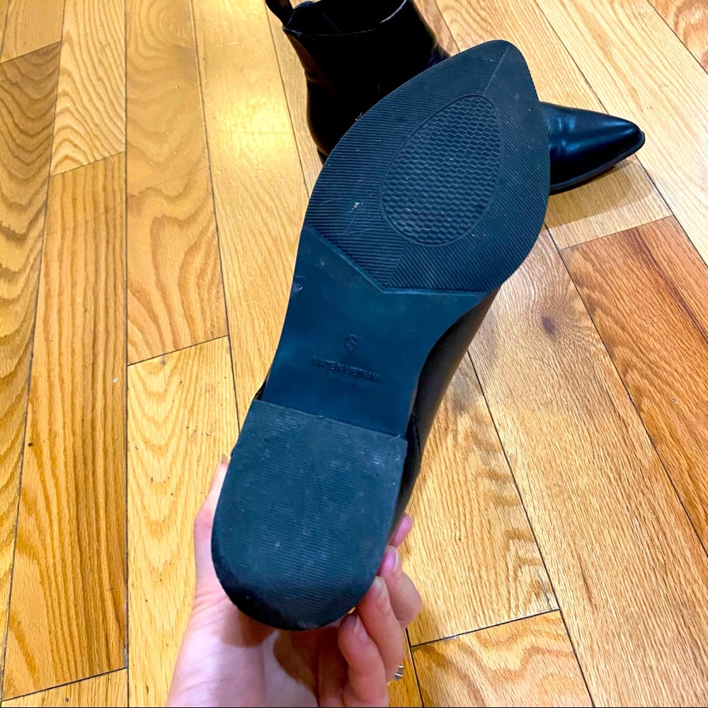 Pointed ankled boots - Picture 3 of 3